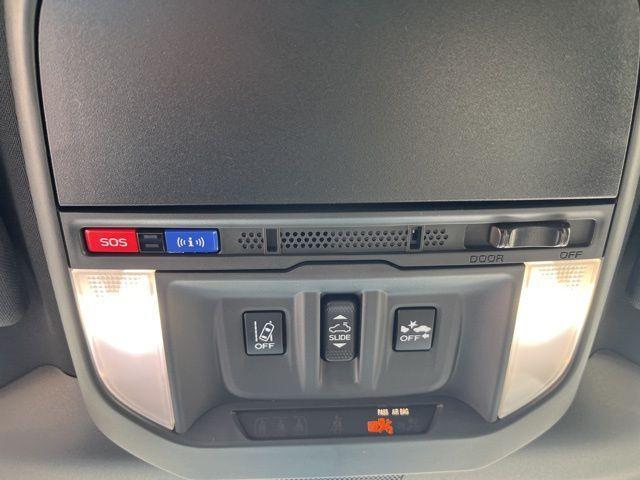 Photo of 2025 Crystal White Pearl Subaru Forester