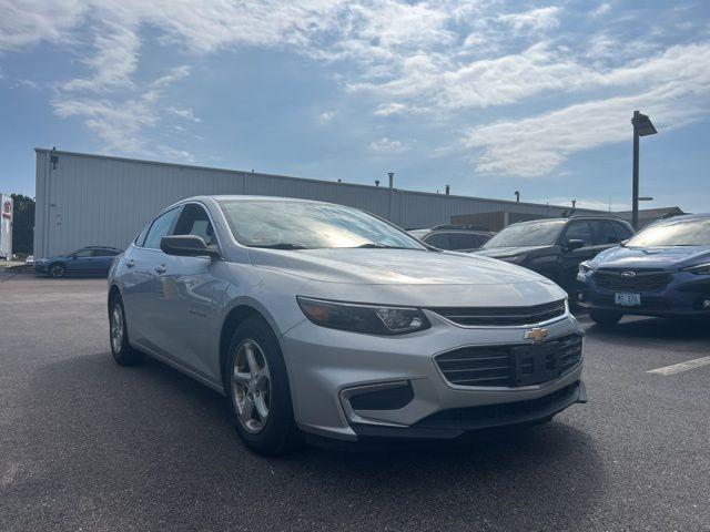 Photo of 2018 Silver Ice Metallic Chevrolet Malibu