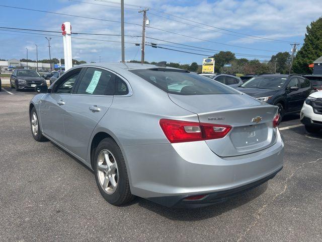 Photo of 2018 Silver Ice Metallic Chevrolet Malibu