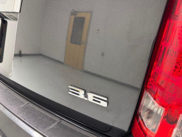 Photo of 2016 Graphite Metallic Cadillac SRX