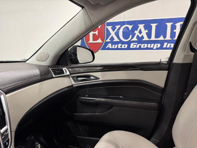Photo of 2016 Graphite Metallic Cadillac SRX