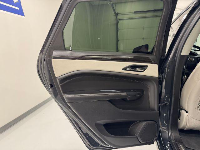 Photo of 2016 Graphite Metallic Cadillac SRX