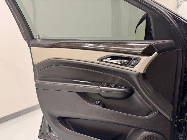 Photo of 2016 Graphite Metallic Cadillac SRX