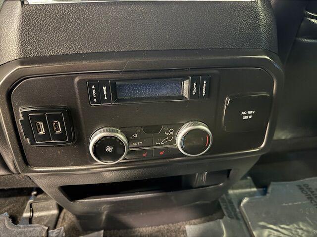 Photo of 2018 Shadow Black Ford Expedition