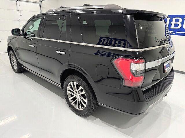 Photo of 2018 Shadow Black Ford Expedition