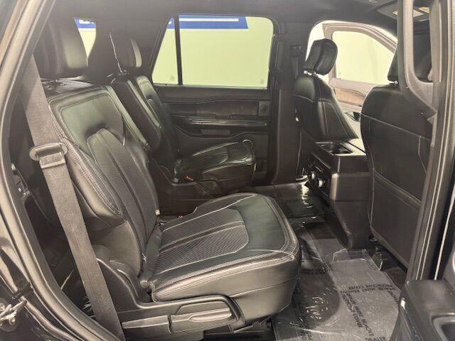 Photo of 2018 Shadow Black Ford Expedition