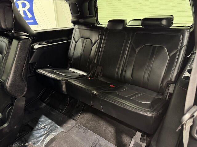 Photo of 2018 Shadow Black Ford Expedition