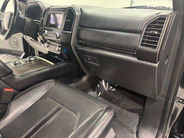 Photo of 2018 Shadow Black Ford Expedition