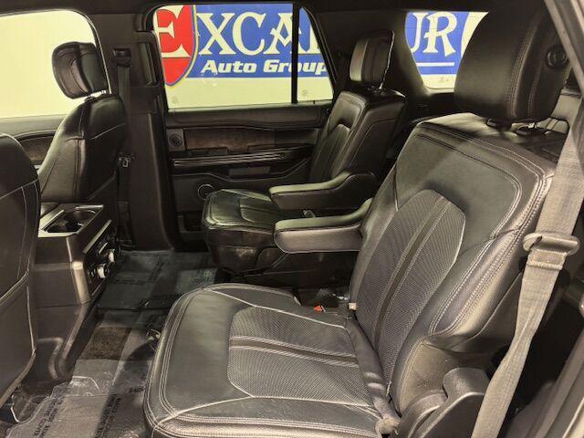 Photo of 2018 Shadow Black Ford Expedition
