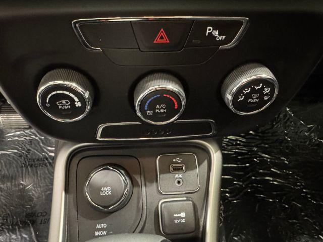 Photo of 2018 White Clearcoat Jeep Compass