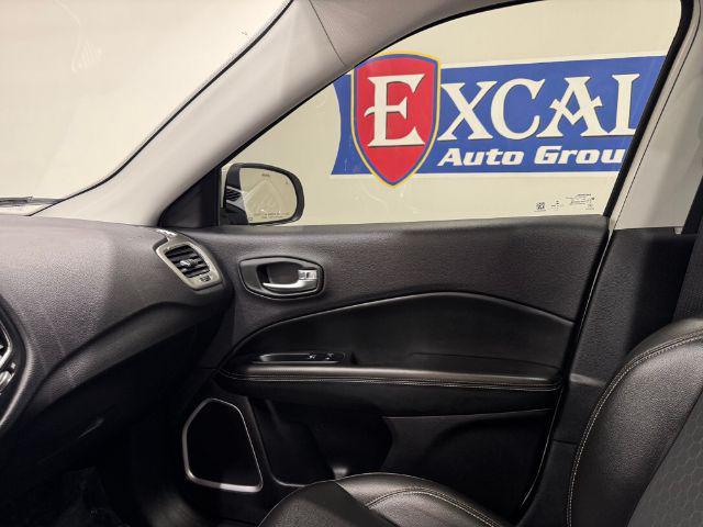 Photo of 2018 White Clearcoat Jeep Compass