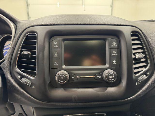 Photo of 2018 White Clearcoat Jeep Compass