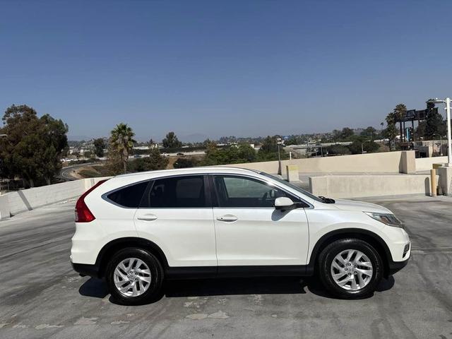 Photo of 2016 White Diamond Pearl Honda CR-V