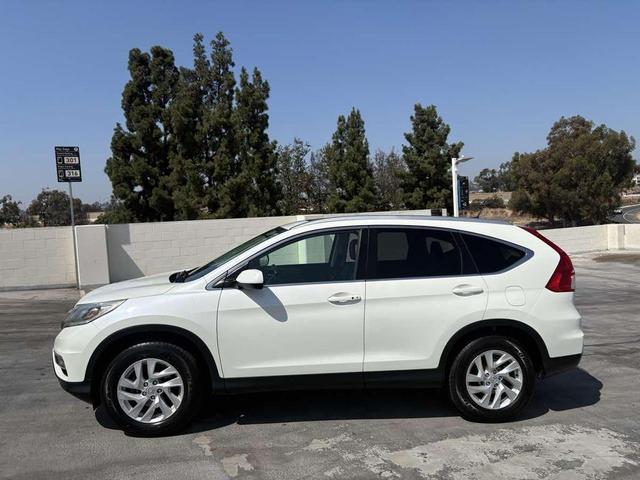 Photo of 2016 White Diamond Pearl Honda CR-V