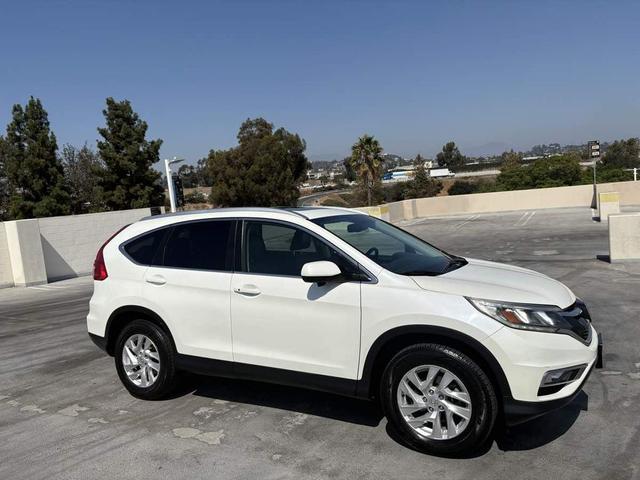 Photo of 2016 White Diamond Pearl Honda CR-V