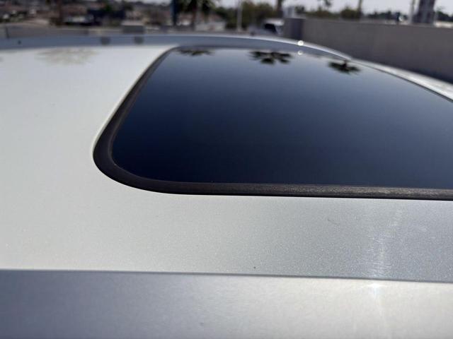 Photo of 2016 White Diamond Pearl Honda CR-V