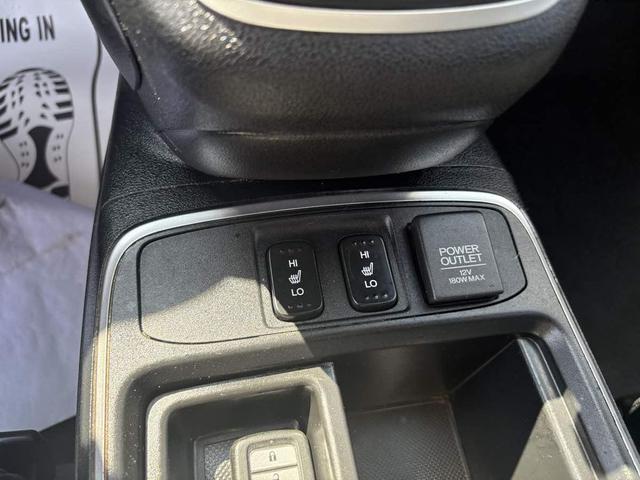 Photo of 2016 White Diamond Pearl Honda CR-V