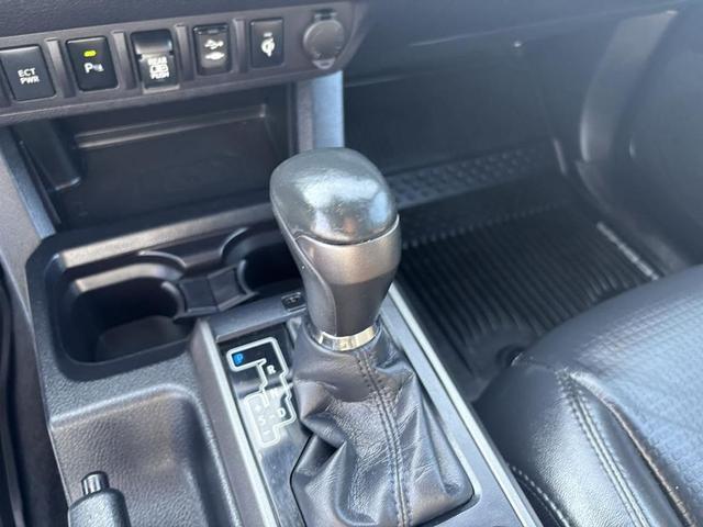Photo of 2019 Super White Toyota Tacoma