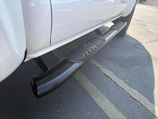 Photo of 2019 Super White Toyota Tacoma