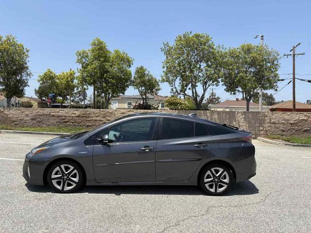 Photo of 2017 Magnetic Gray Metallic Toyota Prius