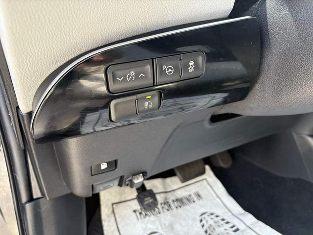 Photo of 2017 Magnetic Gray Metallic Toyota Prius