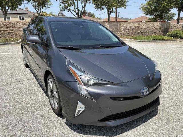 Photo of 2017 Magnetic Gray Metallic Toyota Prius