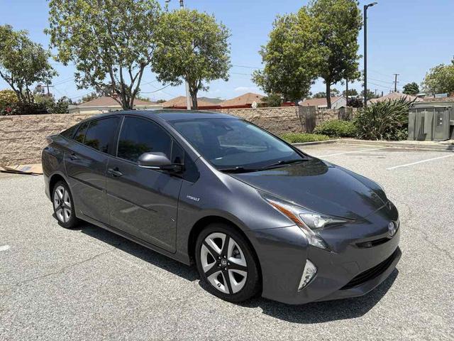 Photo of 2017 Magnetic Gray Metallic Toyota Prius