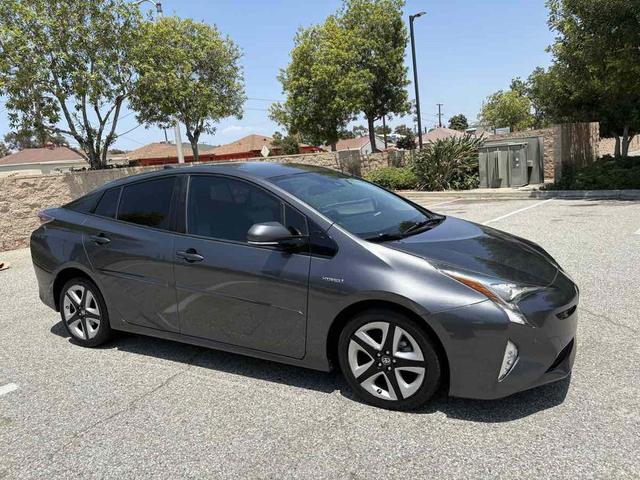 Photo of 2017 Magnetic Gray Metallic Toyota Prius
