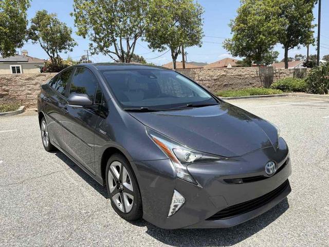 Photo of 2017 Magnetic Gray Metallic Toyota Prius