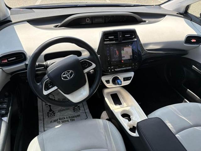Photo of 2017 Magnetic Gray Metallic Toyota Prius