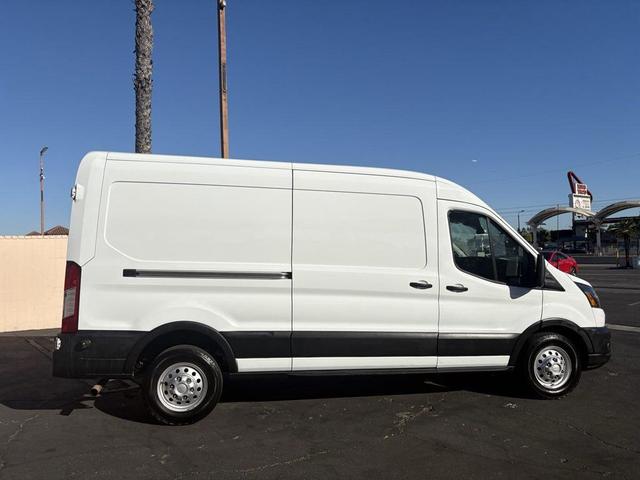 Photo of 2024 Oxford White Ford Transit-250