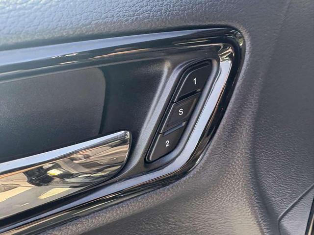 Photo of 2024 DB Black Clearcoat Dodge Durango