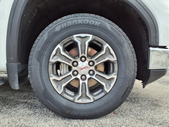 Photo of 2024 Summit White GMC Sierra 1500