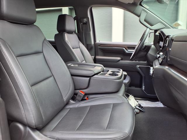 Photo of 2024 Summit White GMC Sierra 1500