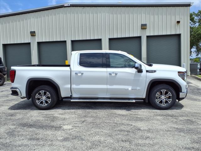 Photo of 2024 Summit White GMC Sierra 1500