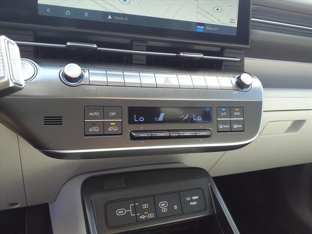 Photo of 2024 Ecotronic Gray Pearl Hyundai KONA