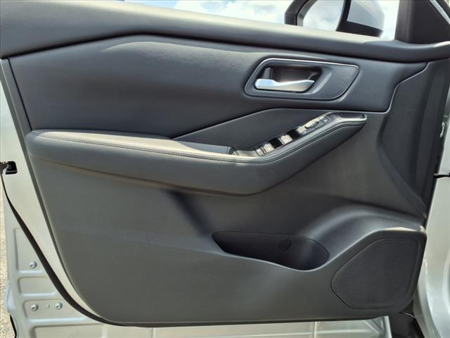 Photo of 2024 Brilliant Silver Metallic Nissan Rogue
