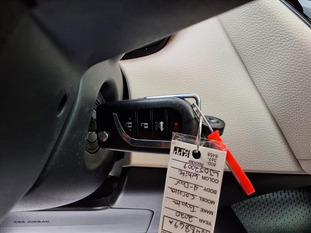Photo of 2020 White Toyota Corolla