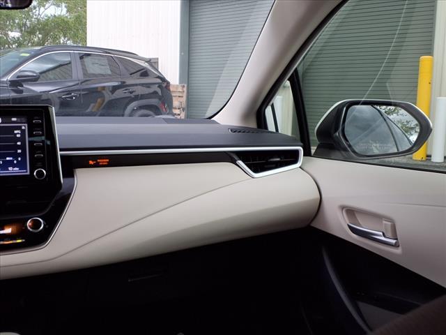 Photo of 2020 White Toyota Corolla