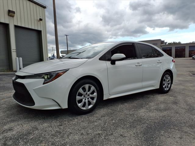 Photo of 2020 White Toyota Corolla