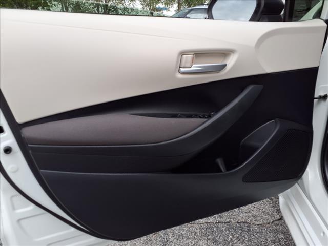 Photo of 2020 White Toyota Corolla