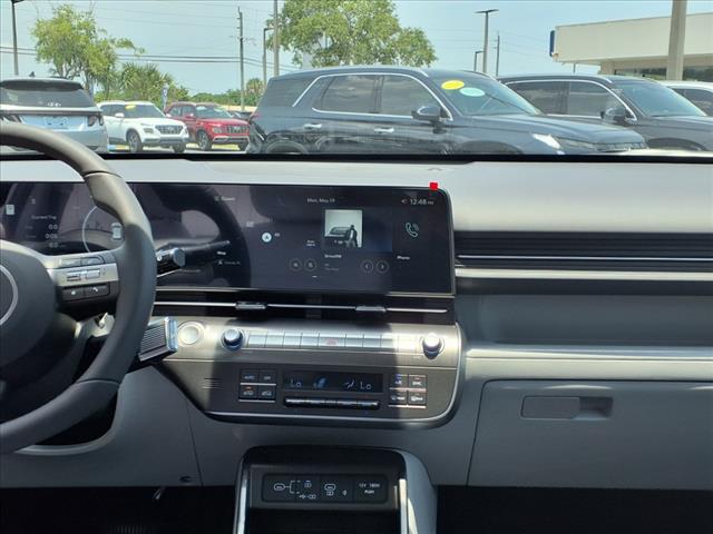 Photo of 2025 Atlas White Hyundai KONA