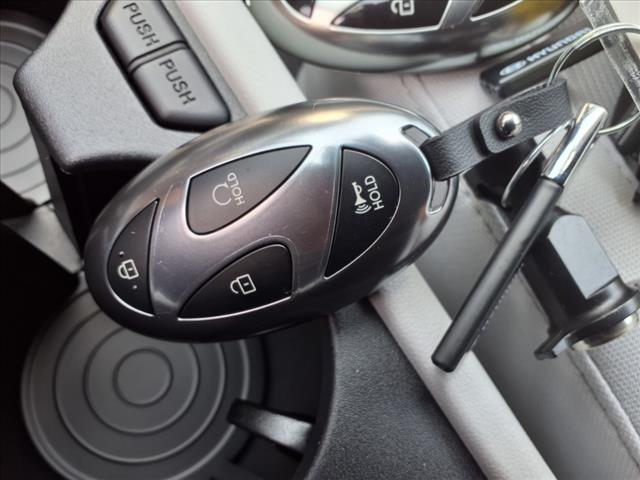 Photo of 2025 Atlas White Hyundai KONA