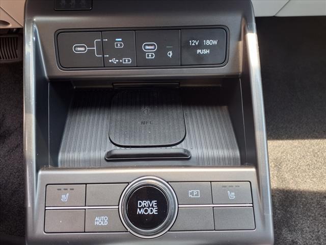 Photo of 2025 Atlas White Hyundai KONA