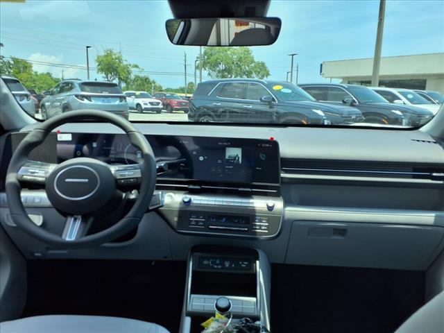 Photo of 2025 Atlas White Hyundai KONA