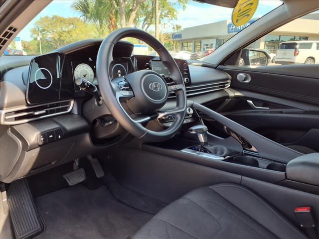 Photo of 2021 Phantom Black Hyundai ELANTRA