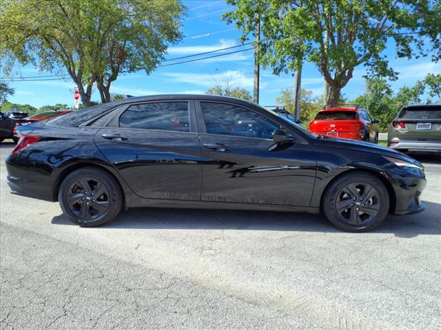 Photo of 2021 Phantom Black Hyundai ELANTRA