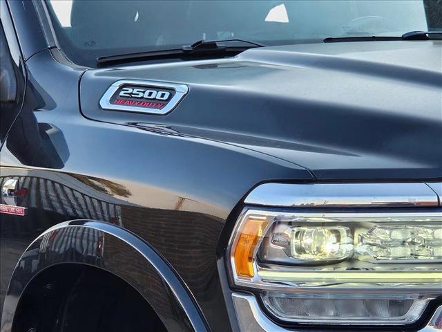 Photo of 2019 Diamond Black Crystal Pearlcoat RAM 2500