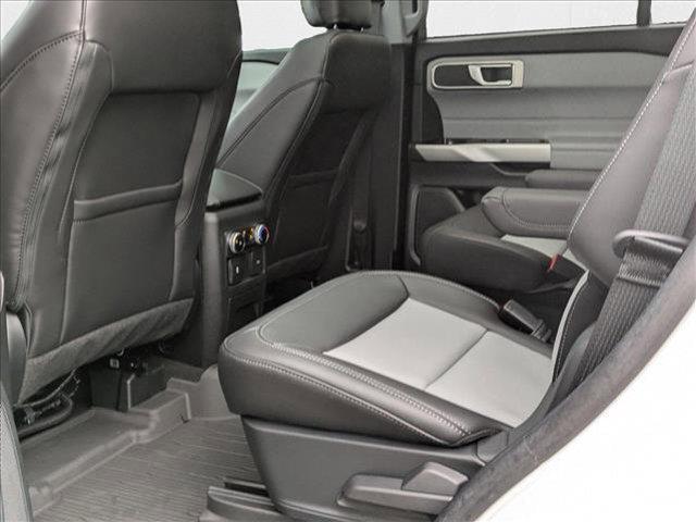Photo of 2024 Star White Metallic Tri-Coat Ford Explorer