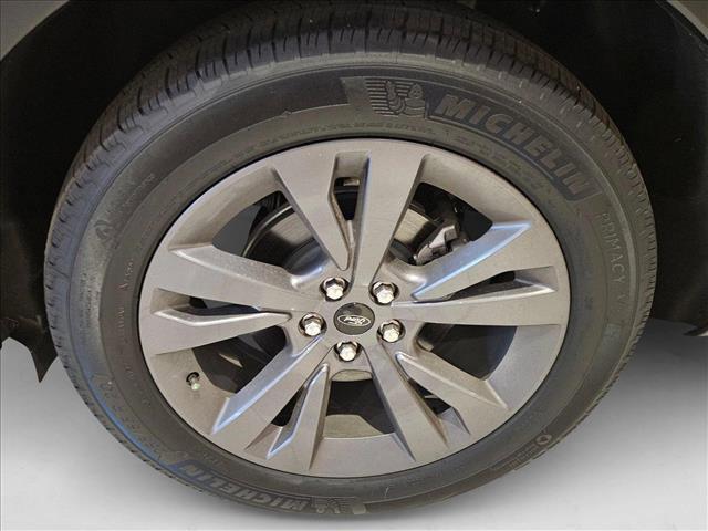 Photo of 2024 Star White Metallic Tri-Coat Ford Explorer